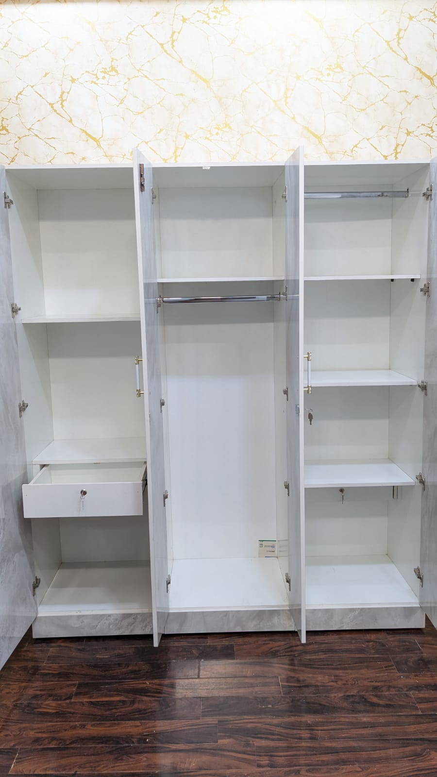 Brand New King Size Bedroom Set