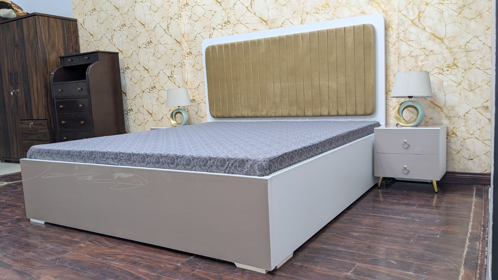 Brand New King Size Bed Set