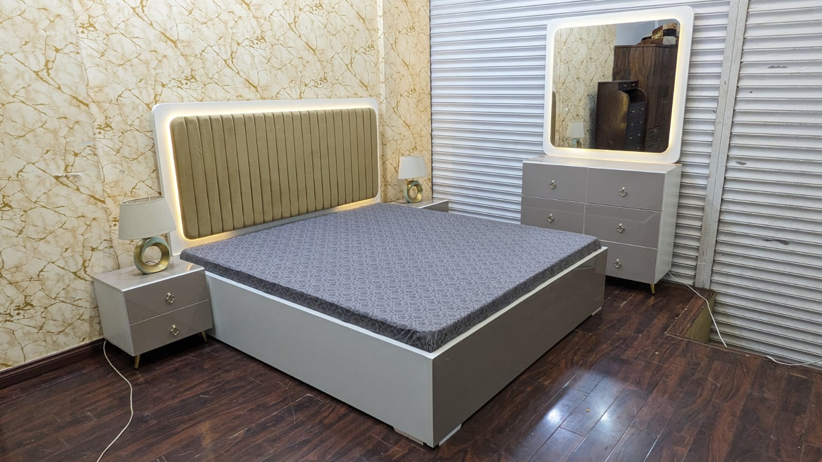 Brand New King Size Bed Set