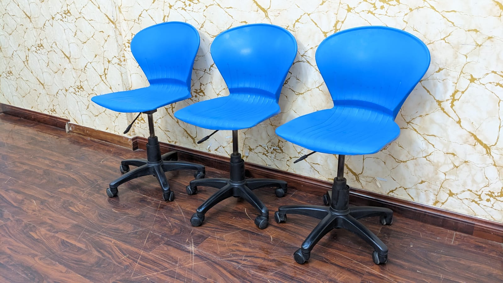 🔥 Boss 🔥 3 Revolving Chair