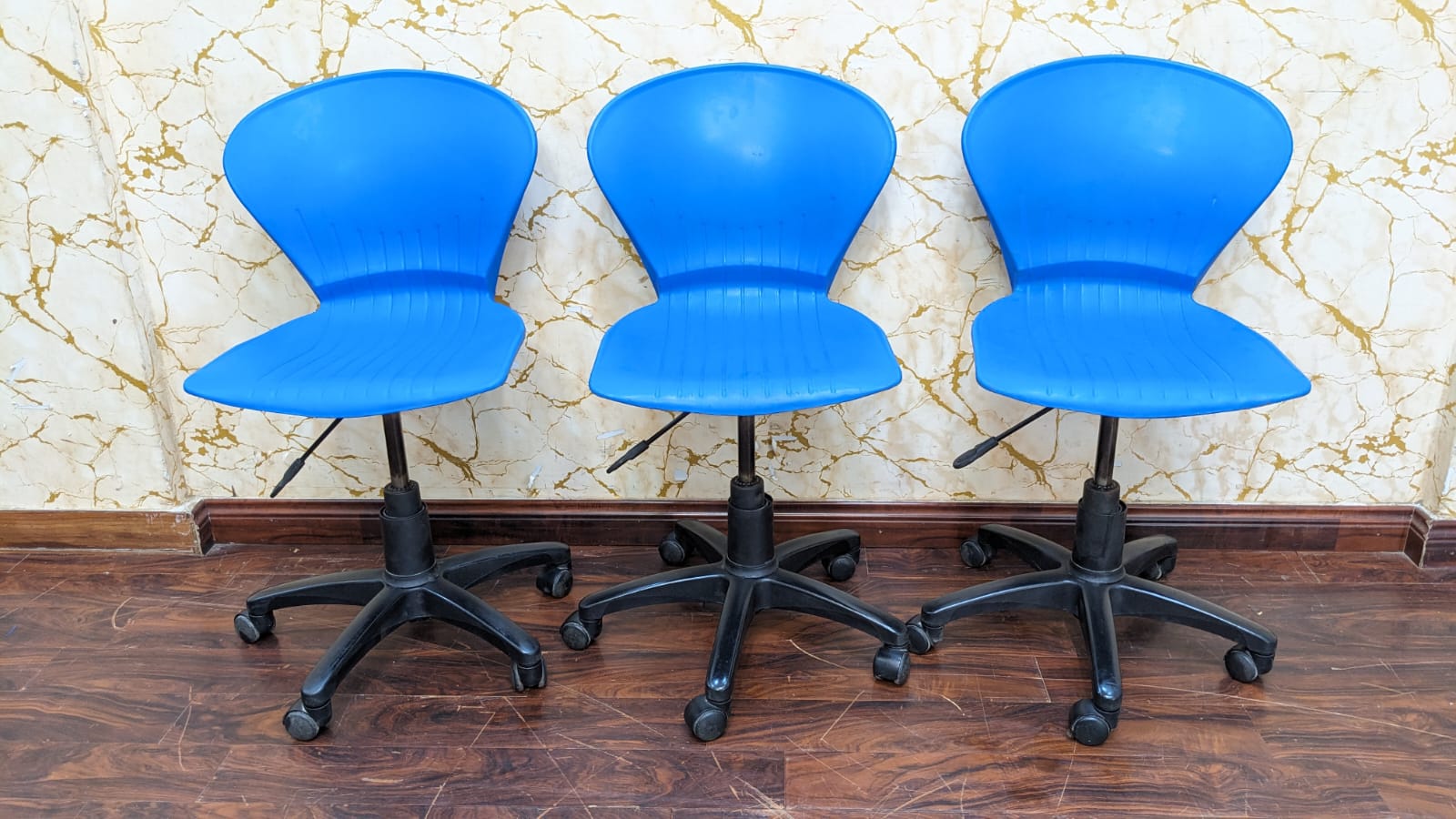 🔥 Boss 🔥 3 Revolving Chair