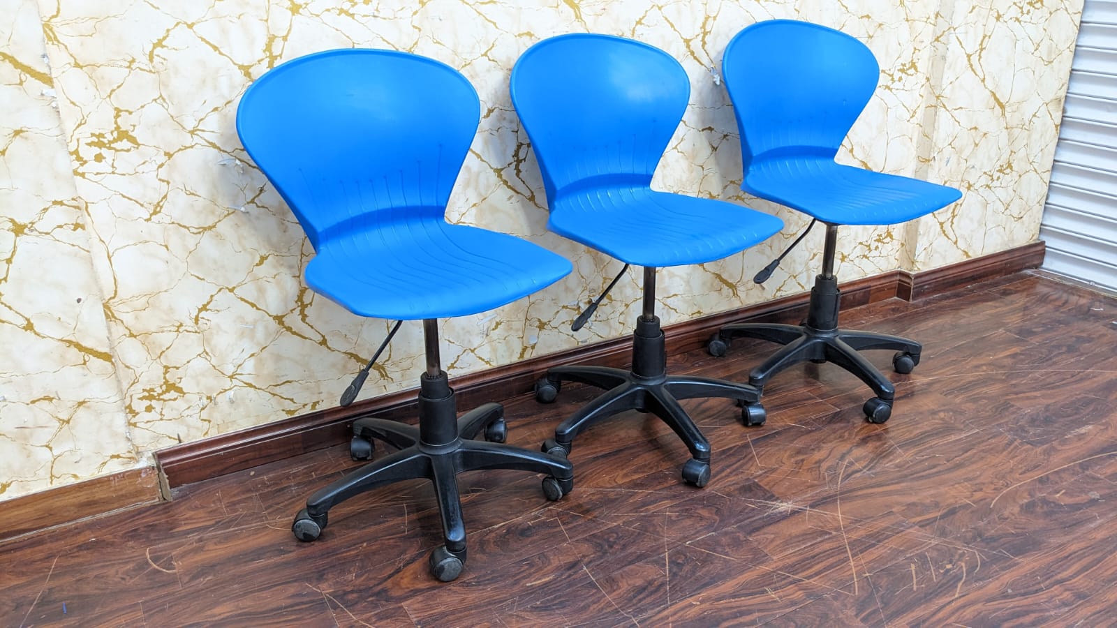 🔥 Boss 🔥 3 Revolving Chair