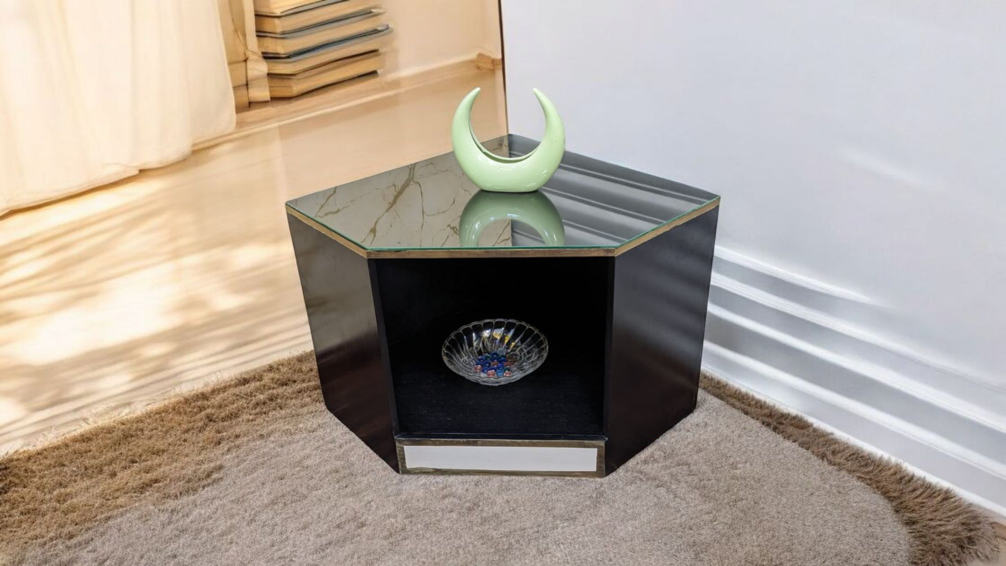 Corner Table