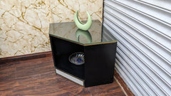 Corner Table