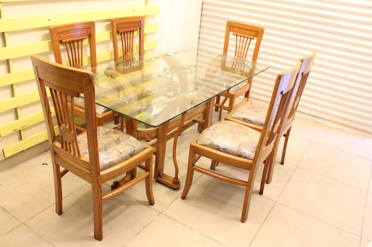 6 Seater Dining Table (Subject to Price Change)