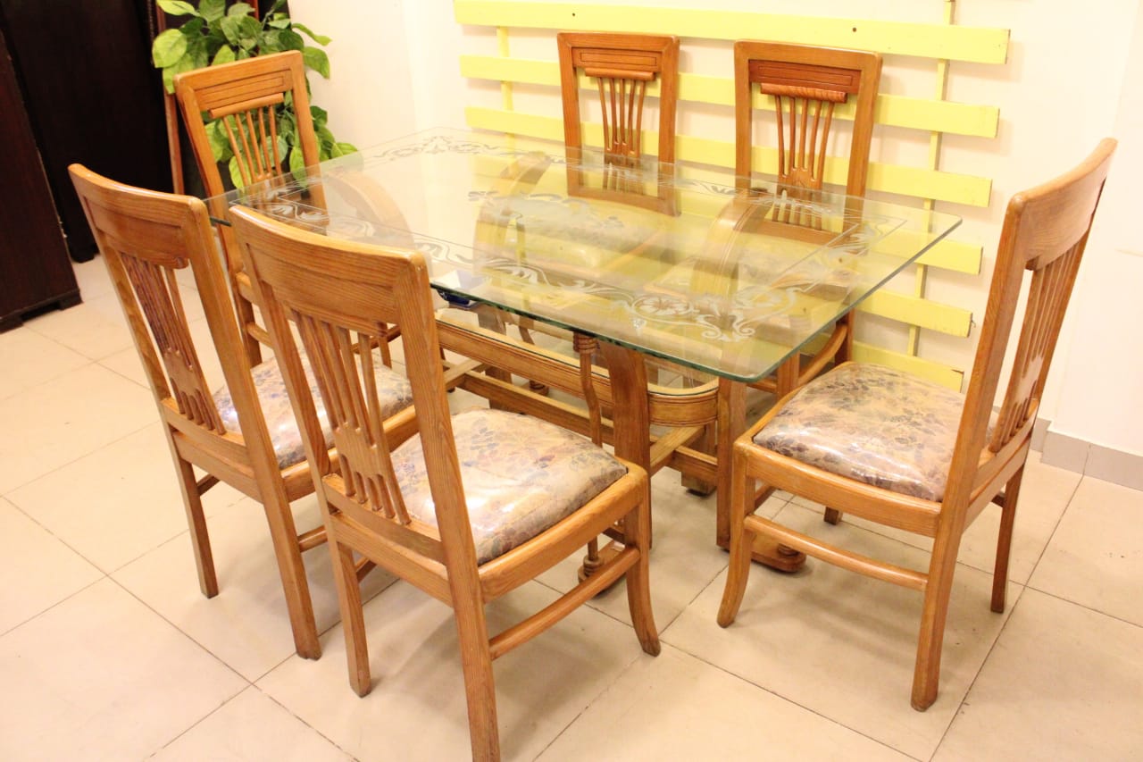 6 Seater Dining Table (Subject to Price Change)