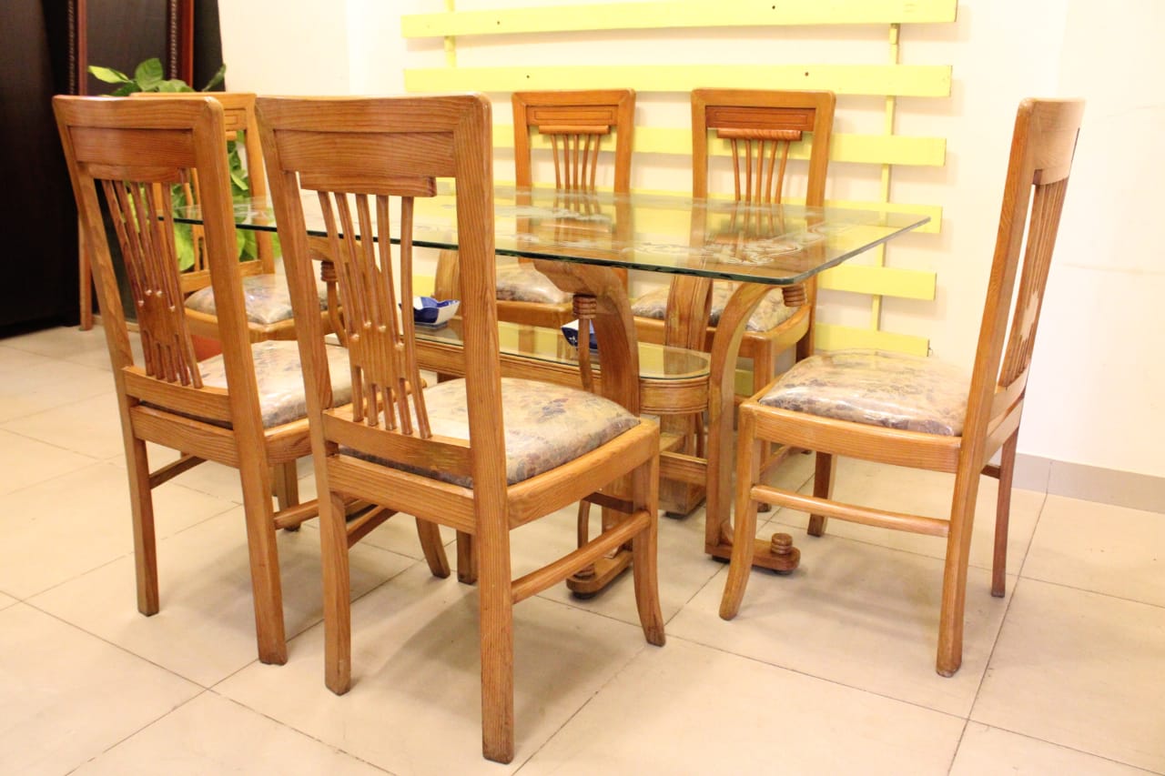 6 Seater Dining Table (Subject to Price Change)