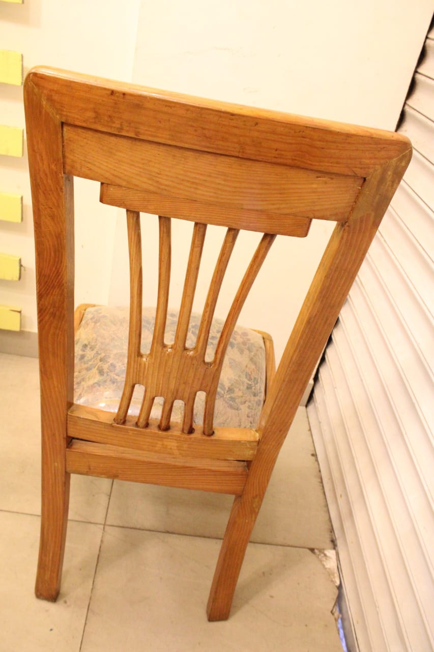 6 Seater Dining Table (Subject to Price Change)