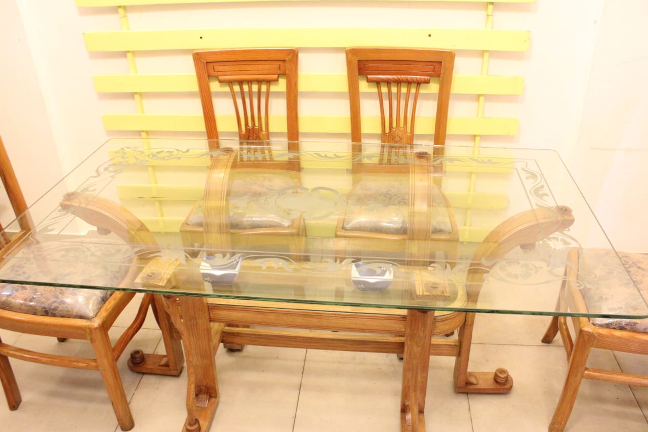 6 Seater Dining Table (Subject to Price Change)