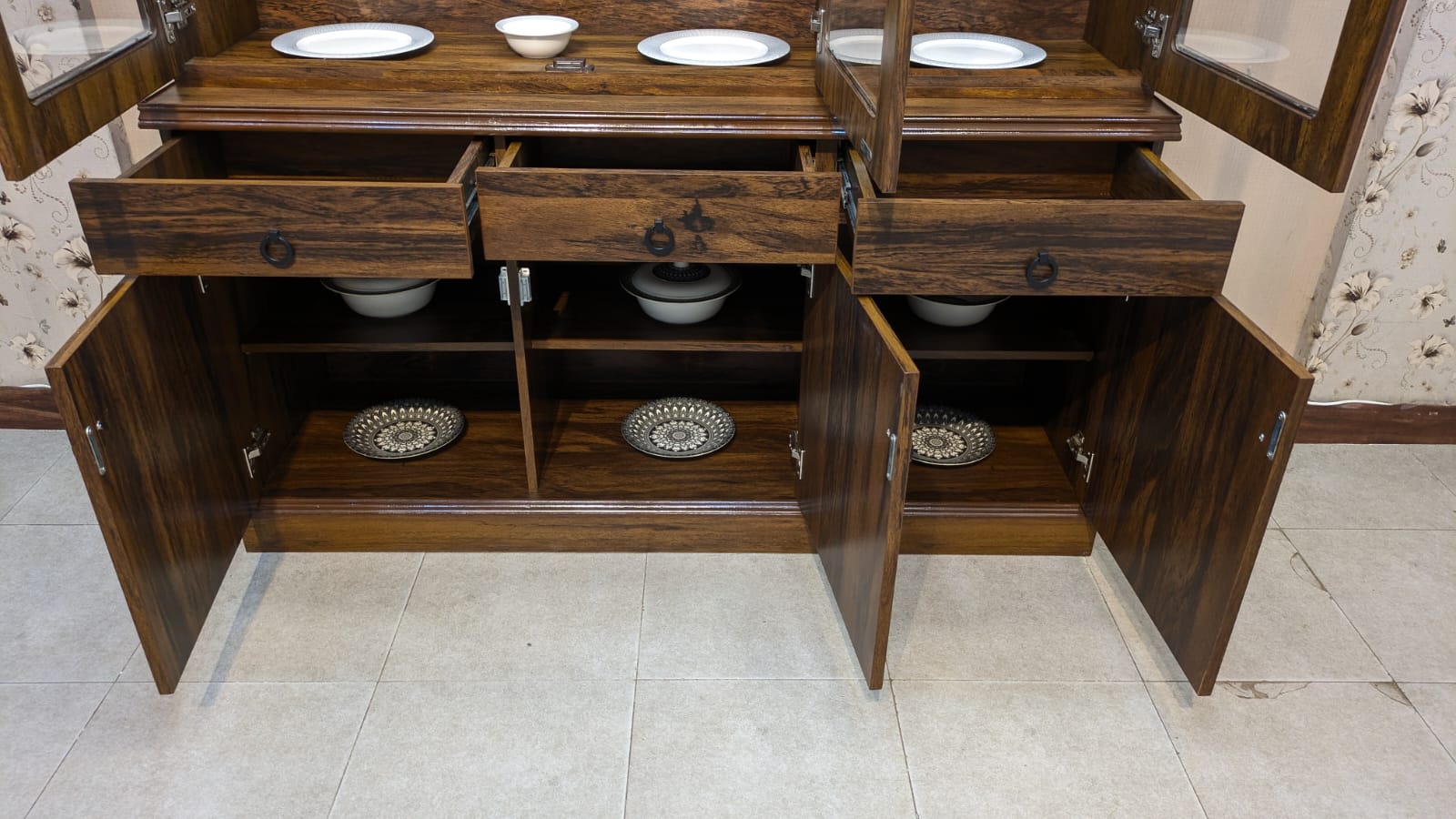 Brand New Crockery Divider