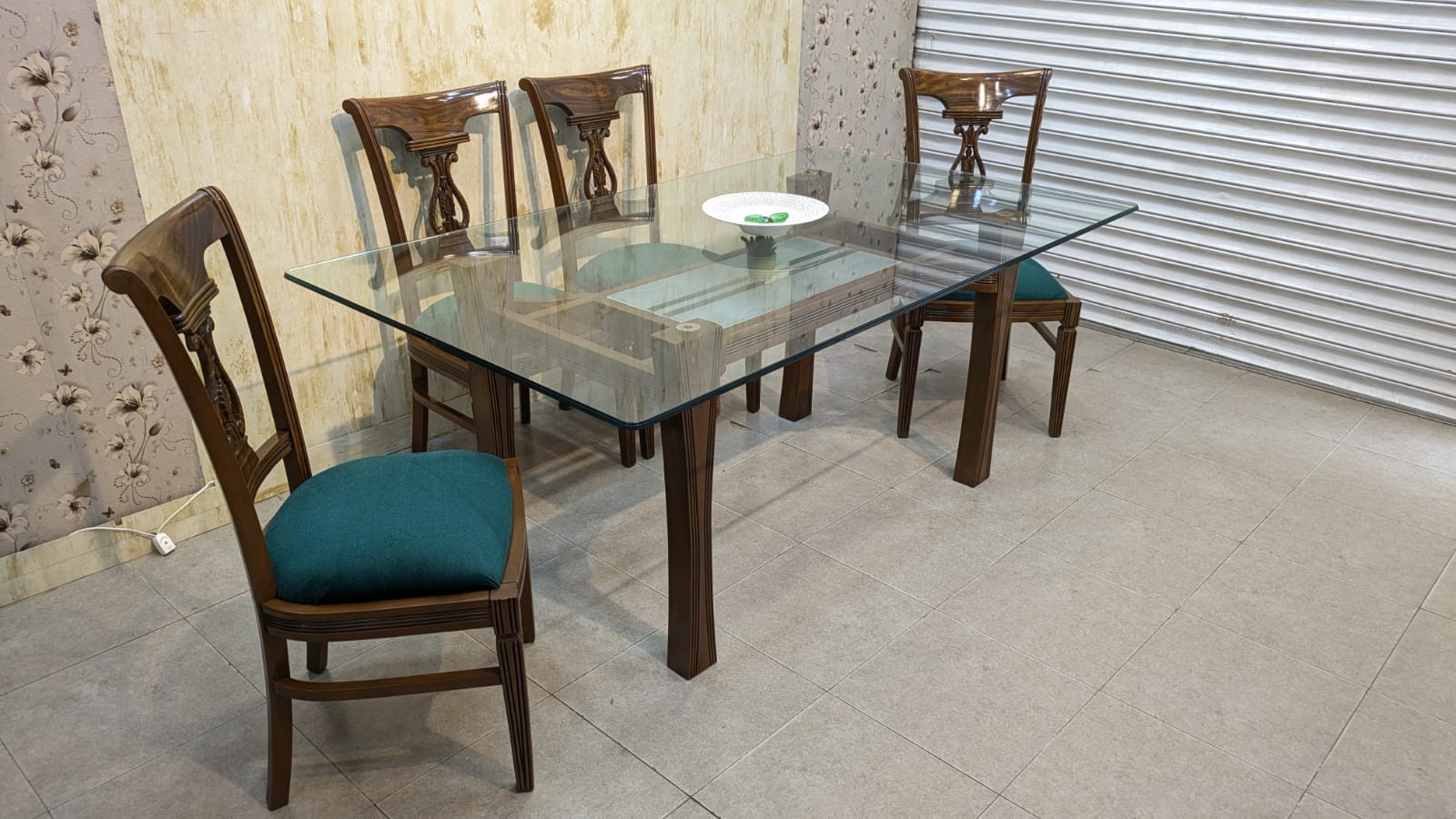 6 Seater dinning table