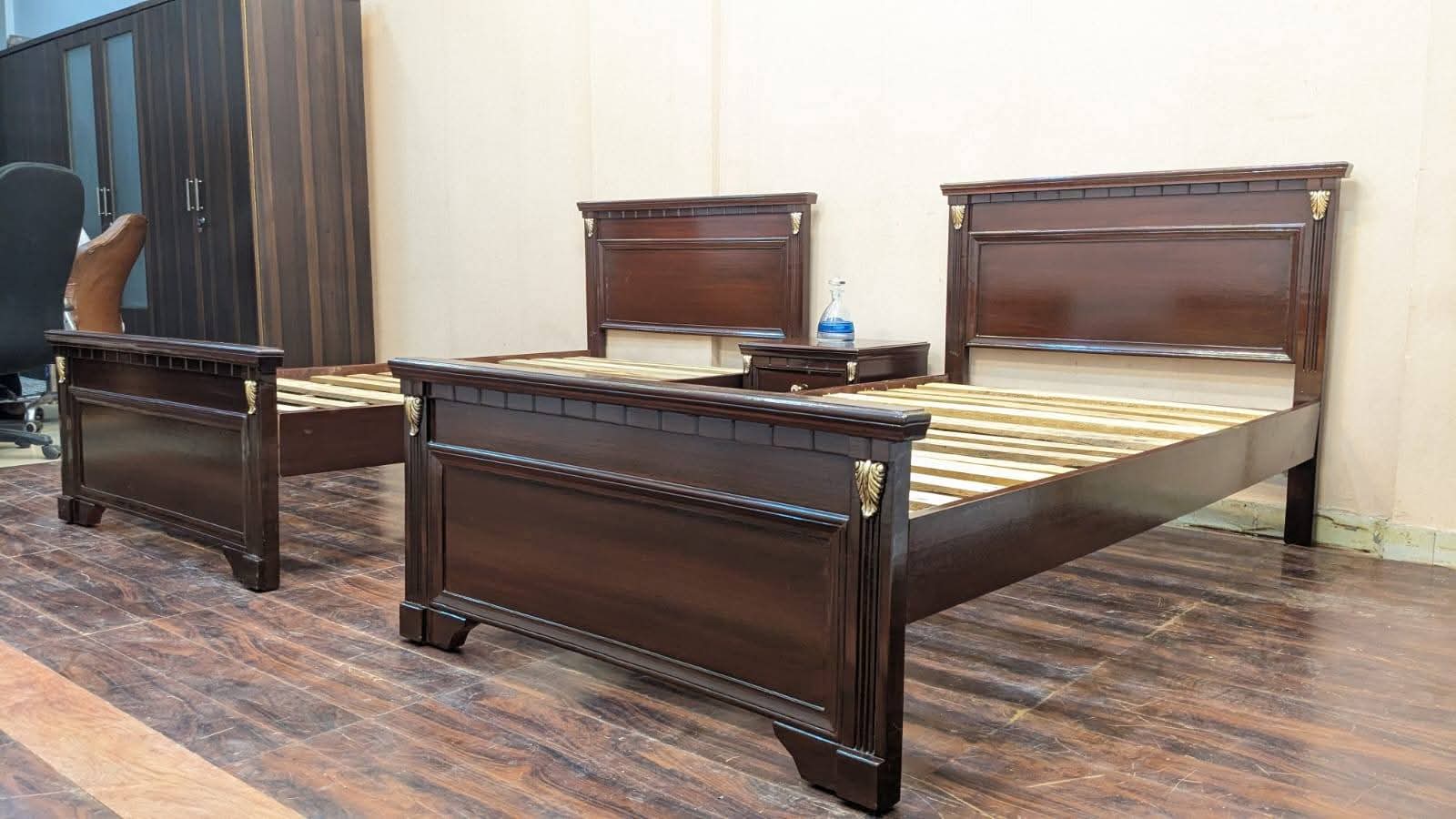 Pair Of Single Bed With 1 Shared Side Table