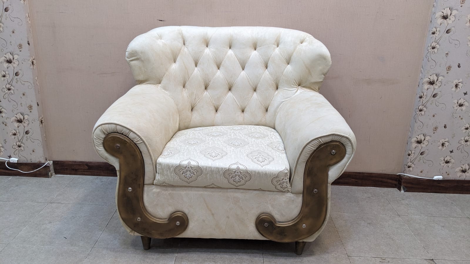 Stylish 7 Seater Sofa Set