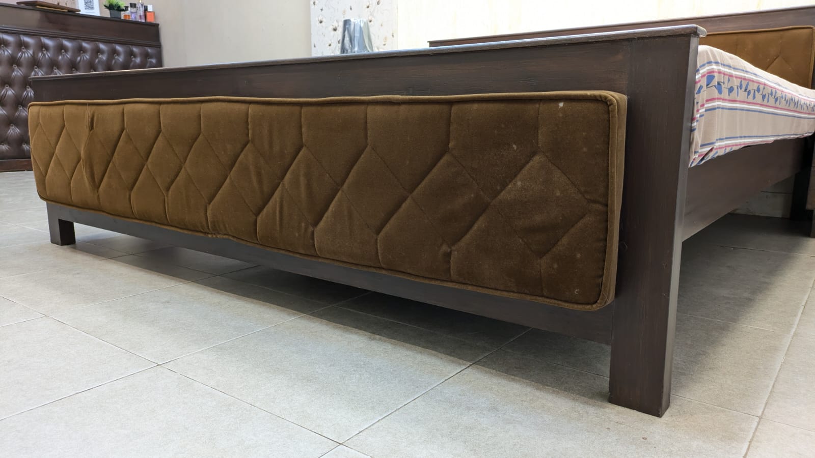 King size bed with 2 side table