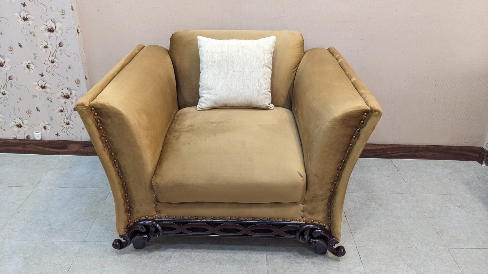 Comfortable 4 Seater Sofa Set