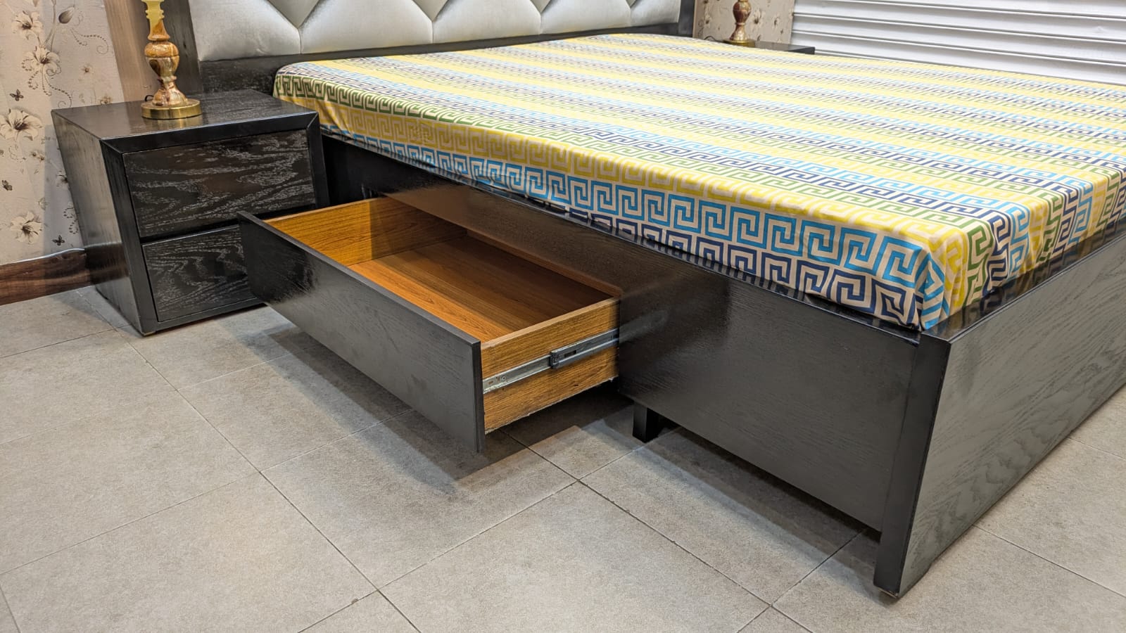 Queen Size Bed Set with Mattress
