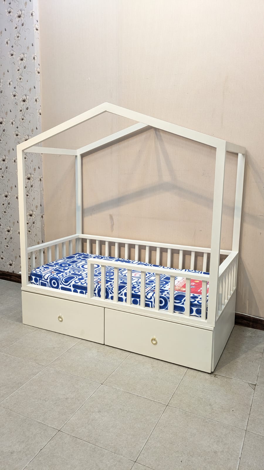 Kids House Style Bed With Mattress