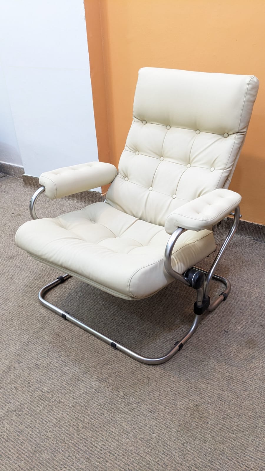 ✨ Imported Vintage ✨ Reclining Chair with Footrest