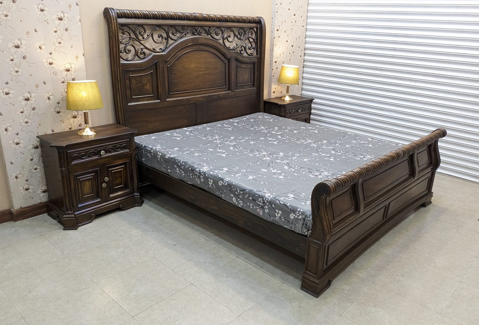 Solid Sheesham Wood King Size Bed With 2 Side Tables and Dressing Table