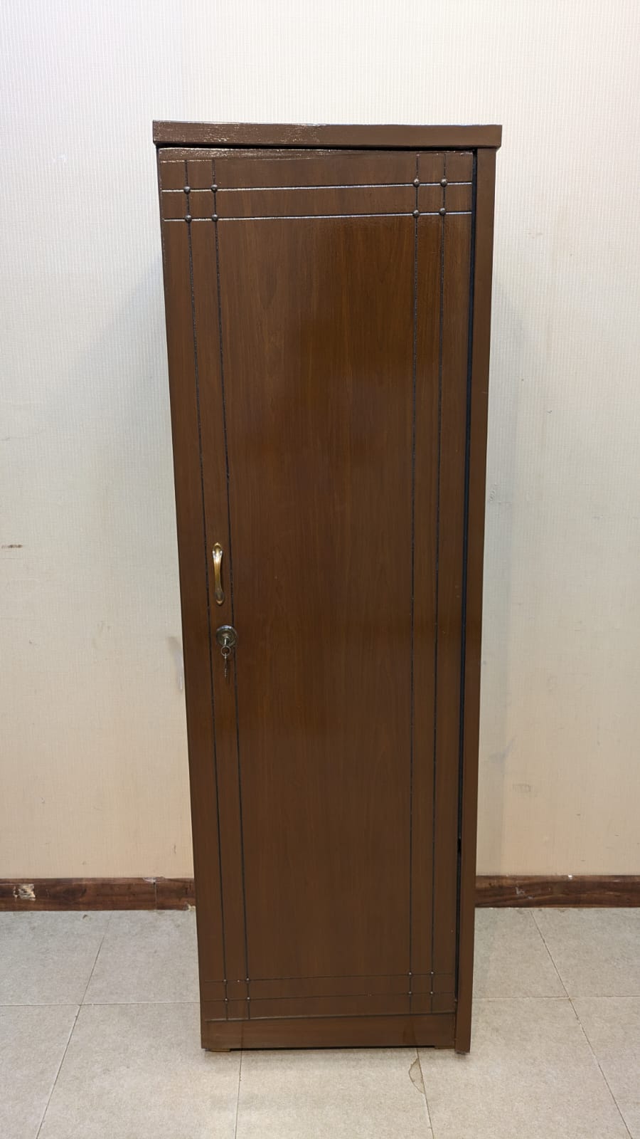 Single Door Almirah
