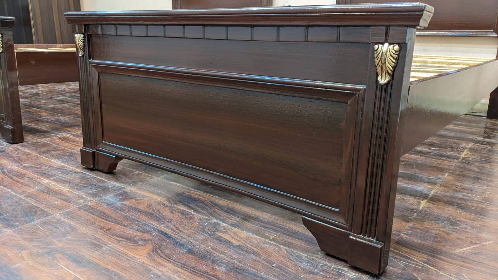 Pair Of Single Bed With 1 Shared Side Table