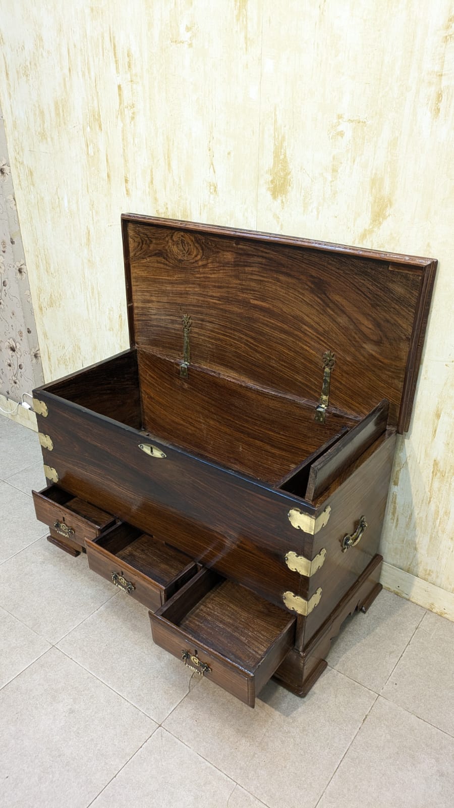 Antique Mid Century Solid Sheesham Wood Trunk