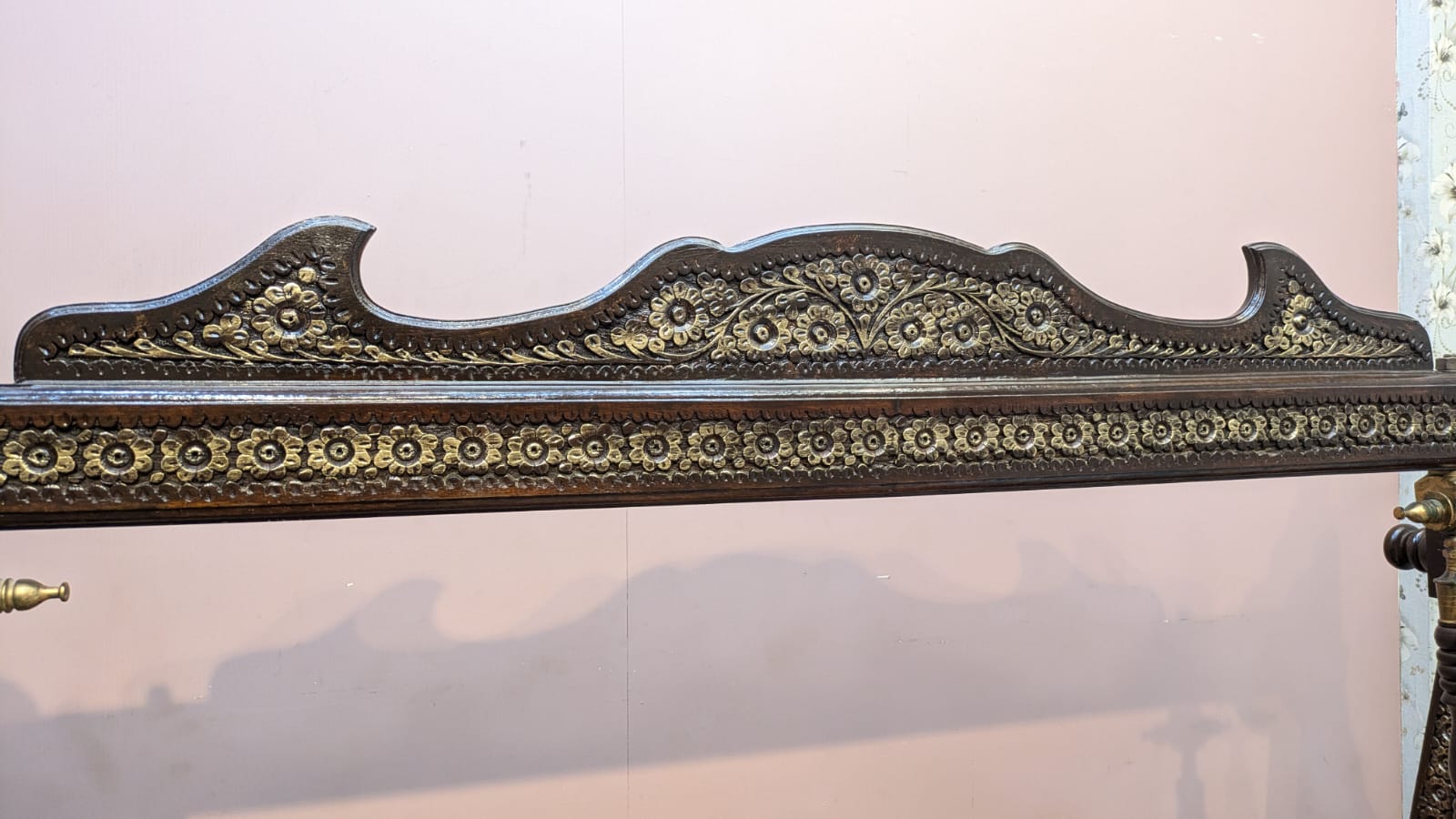 ROYAL ELEGANCE – A TIMELESS CHINIOTI JHOOLA MASTERPIECE
