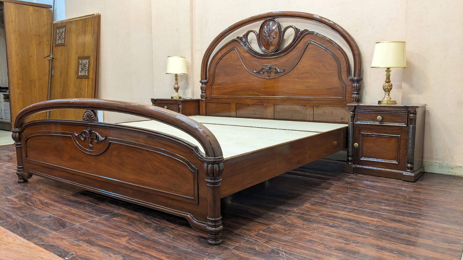 Pure Sheesham Wood King Size Bed With 2 Side Tables