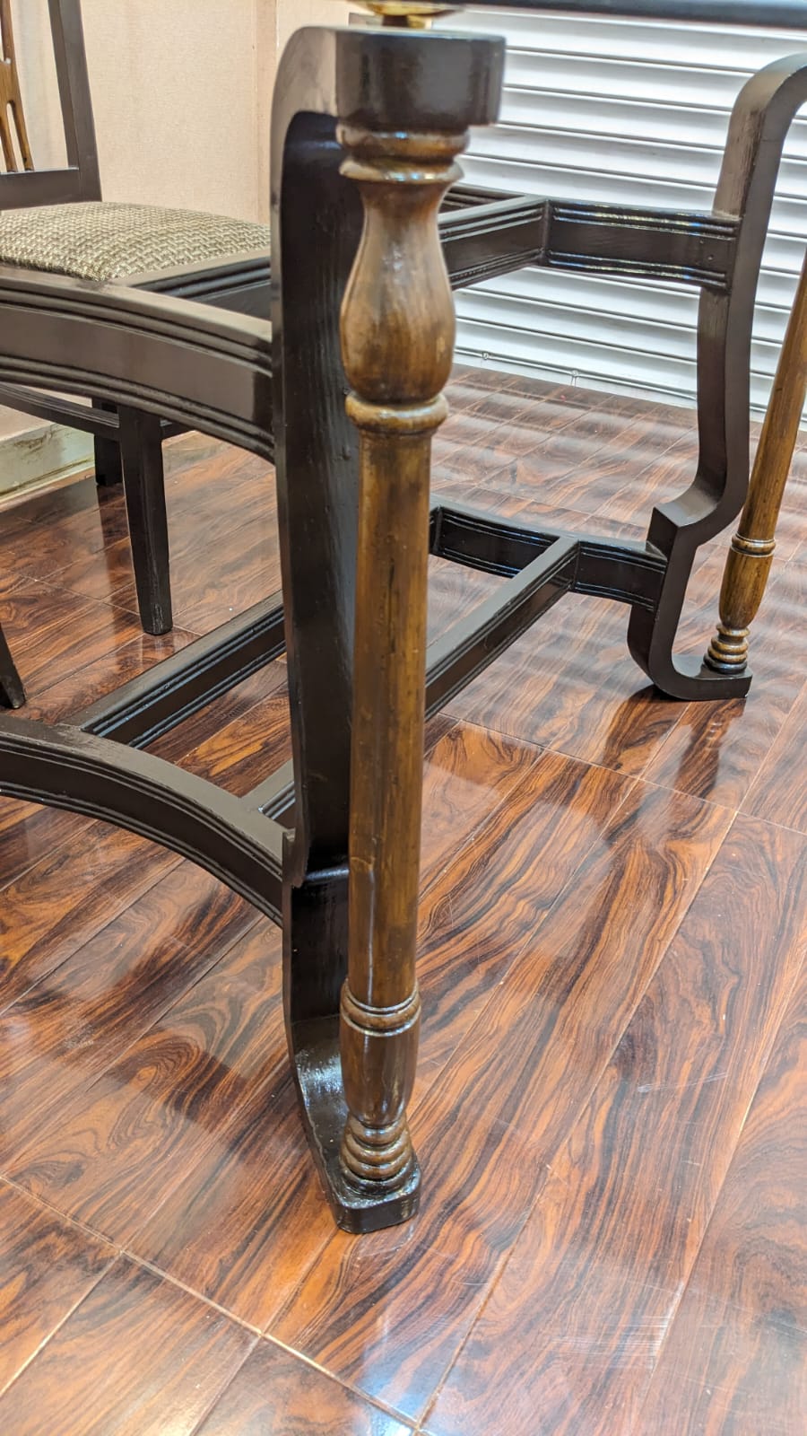 Solid Sheesham Wood 6 Seater Dining Table