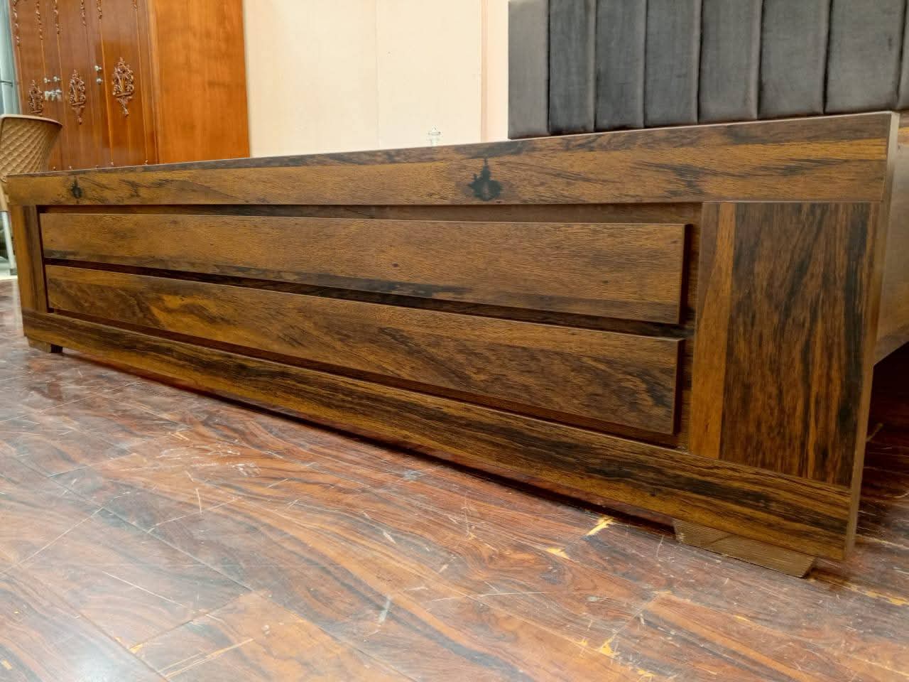 New King Size Bed with 2 Side Tables