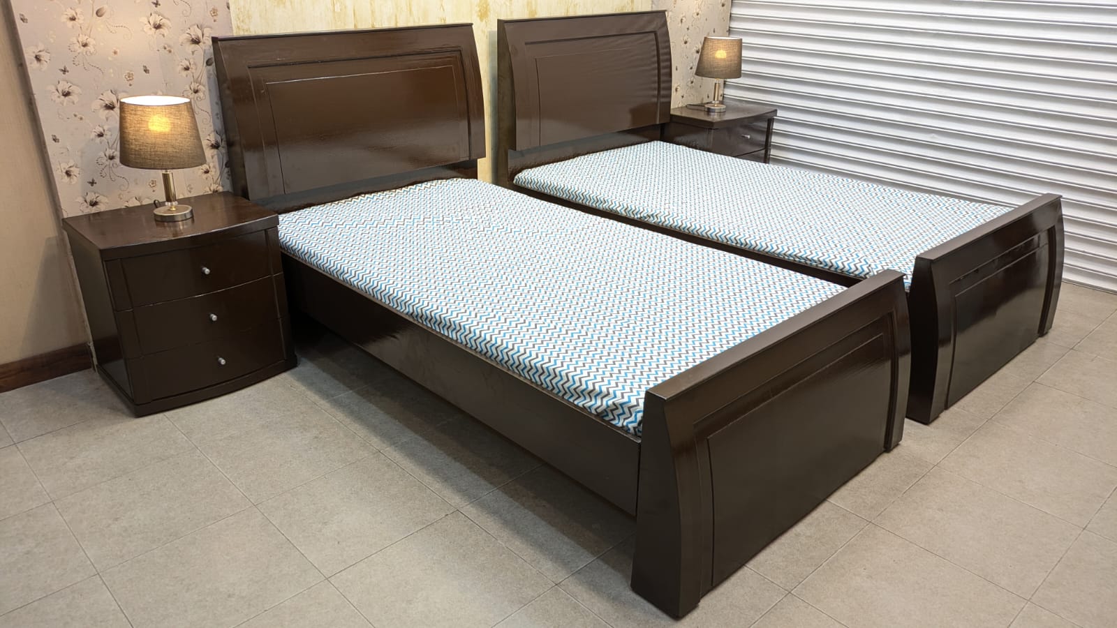 Pair Of Single Beds with 2 Side Tables