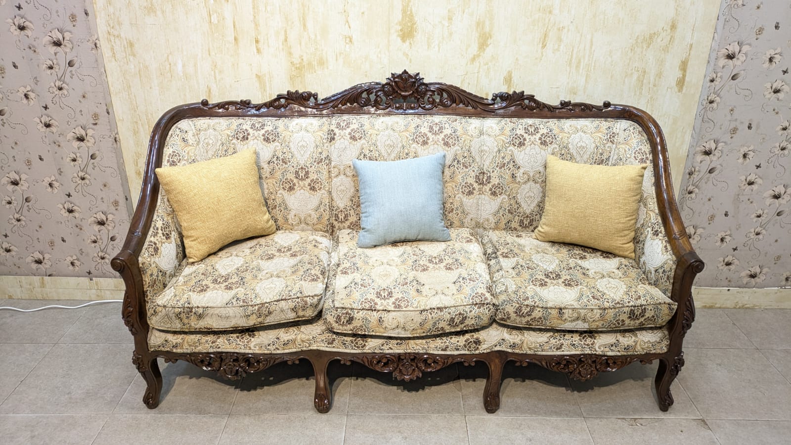 Solid sheesham Wood 5 Seater Sofa Set