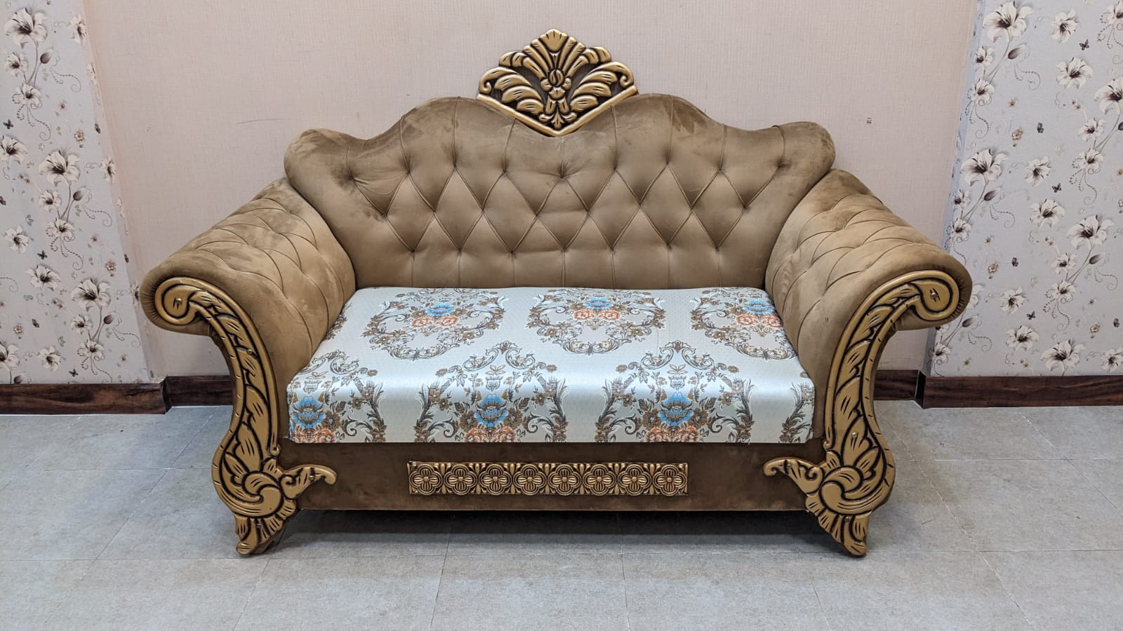 Luxurious 7 Seater Sofa Set