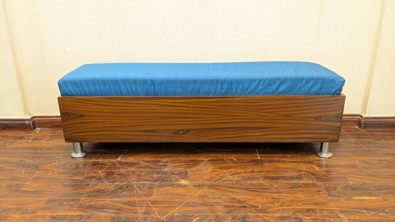 2.5 Seater Seattee