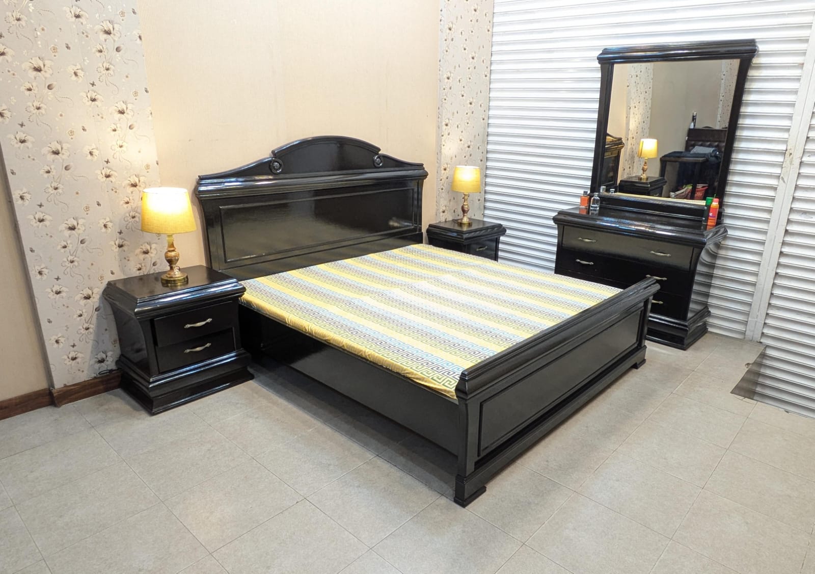 King Size Bed With 2 Side Tables and Dressing Table