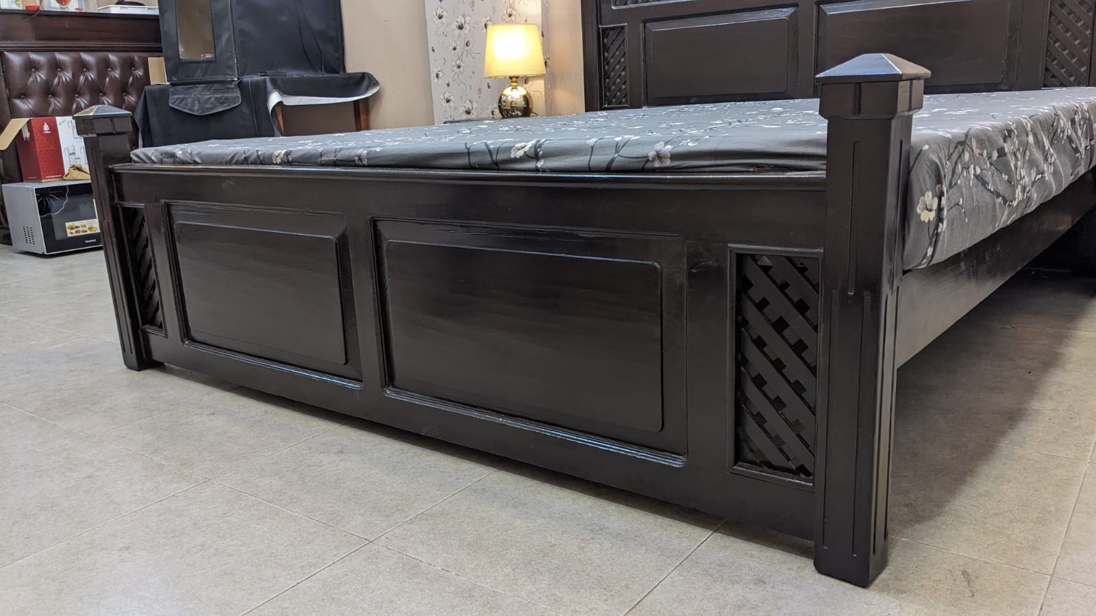 King Size Bed With 2 Side Tables