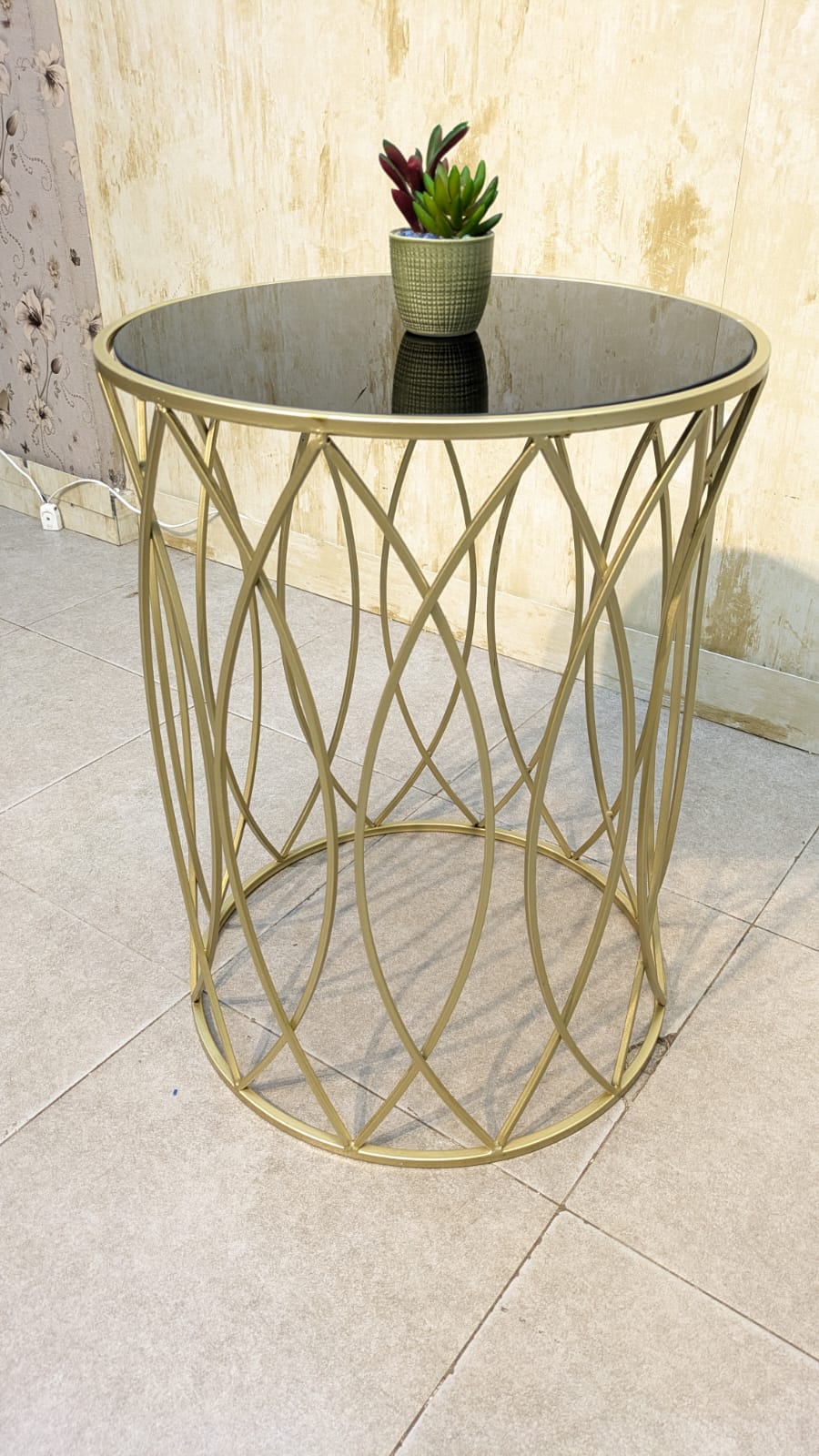 Corner Table