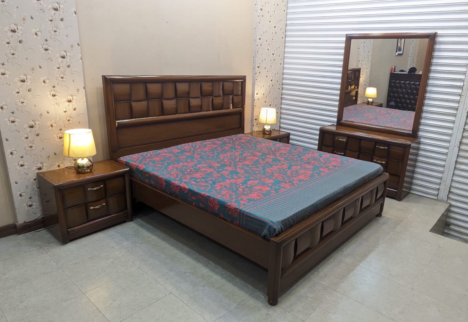 King Size Bedroom Set with Almirah