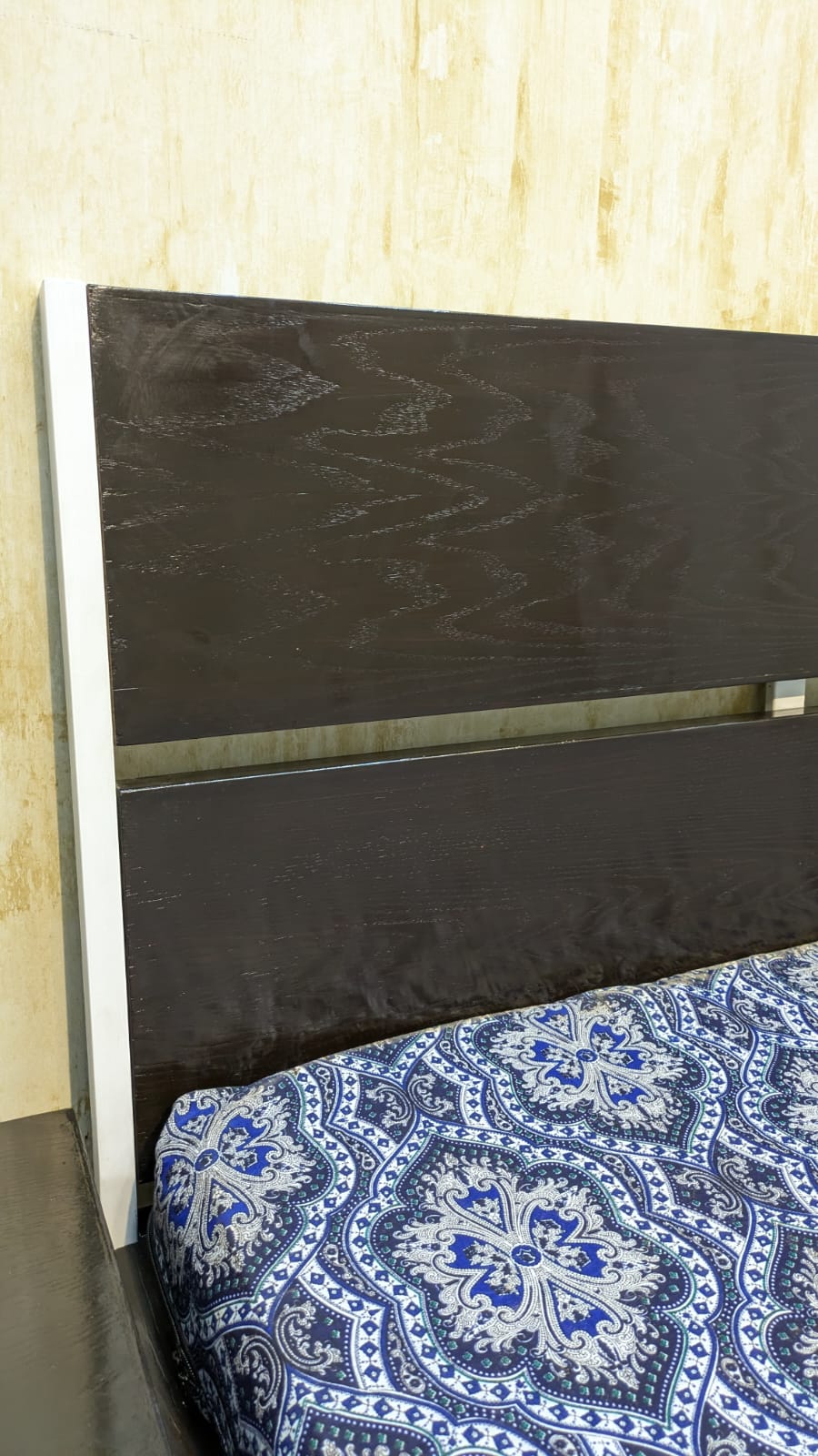 King Size Bed With 2 Side Tables