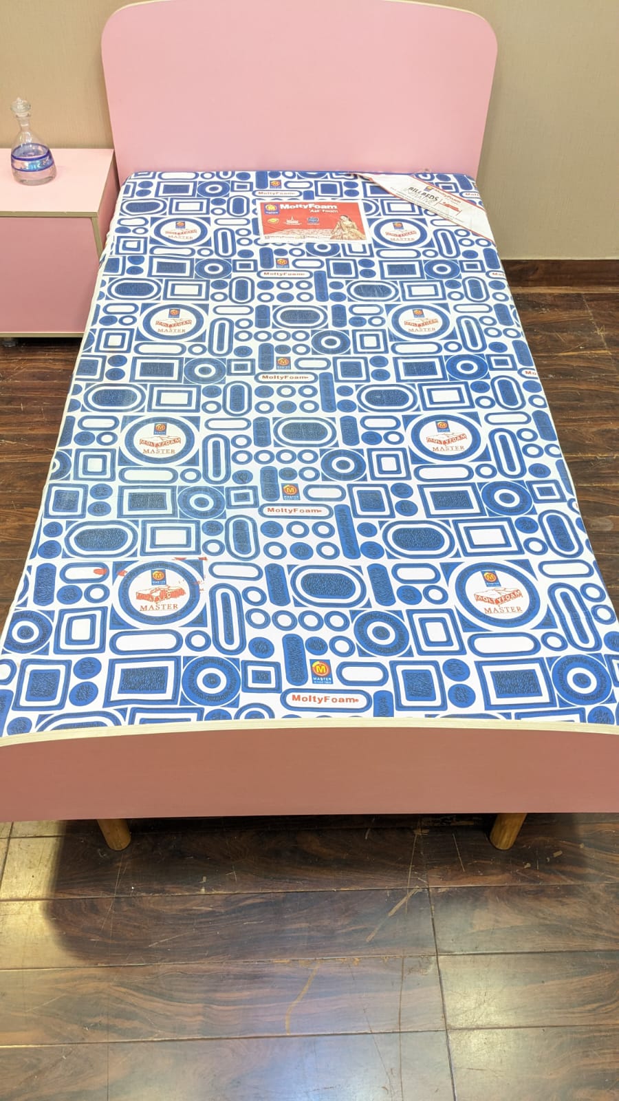 ✨Habitt✨ Rose Single Bed Set