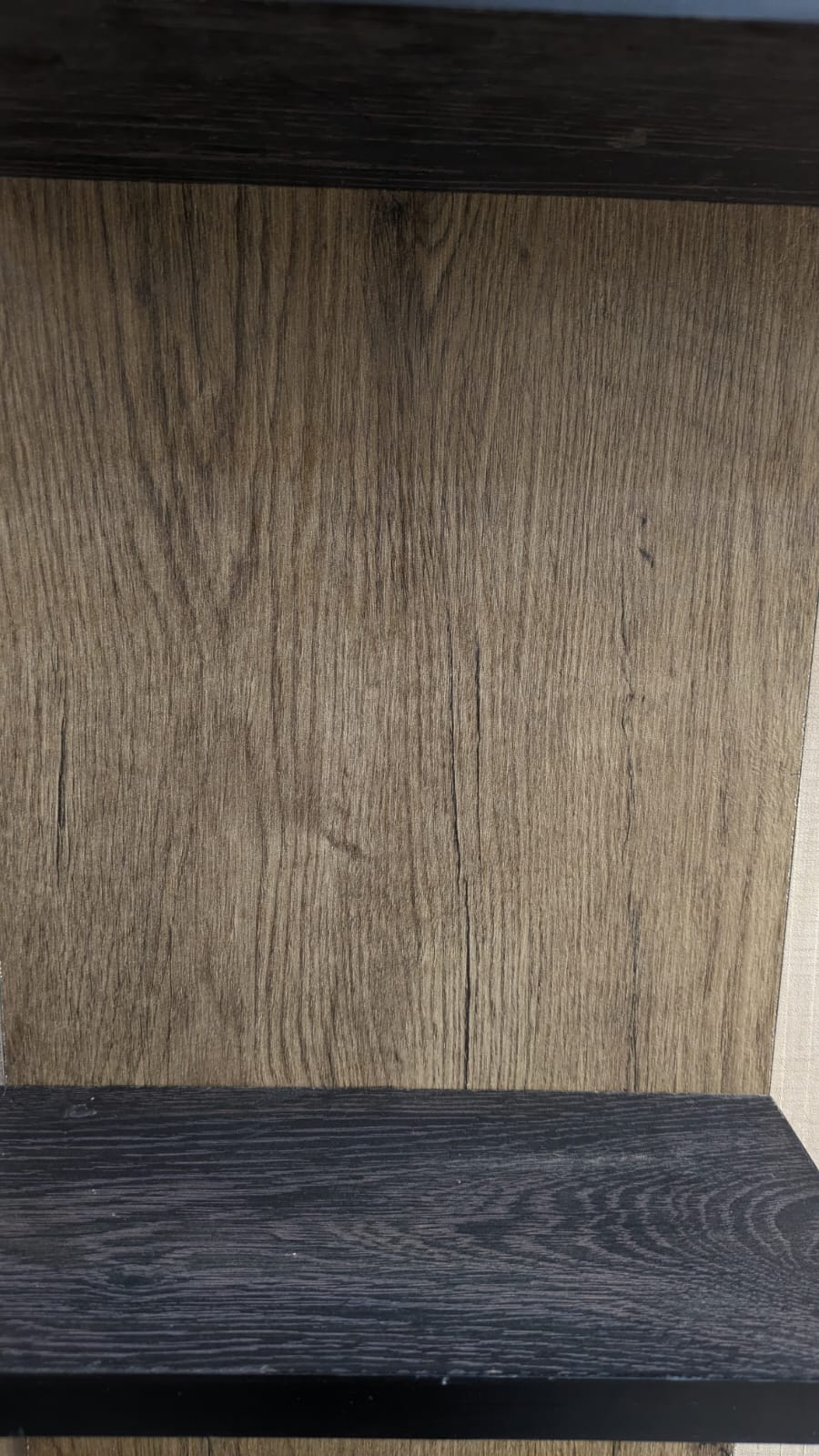BRAND NEW WALL MOUNTED DISPLAY SHELF