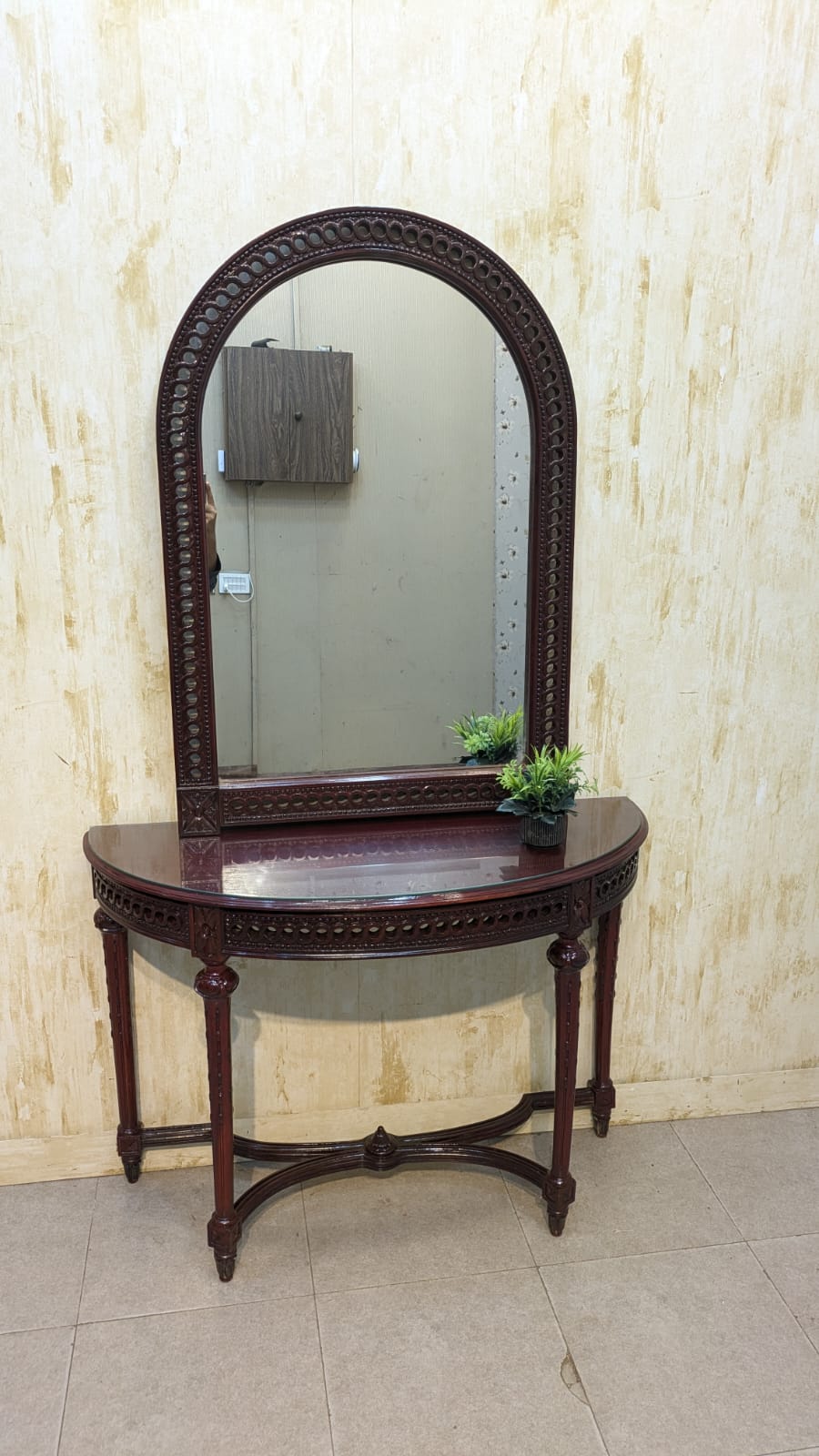Console with wall Mounted Mirror