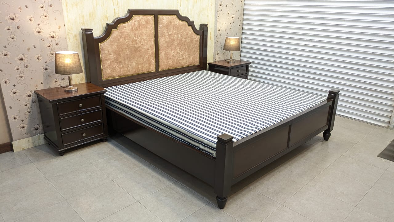 King Size Bed With 2 Side Tables