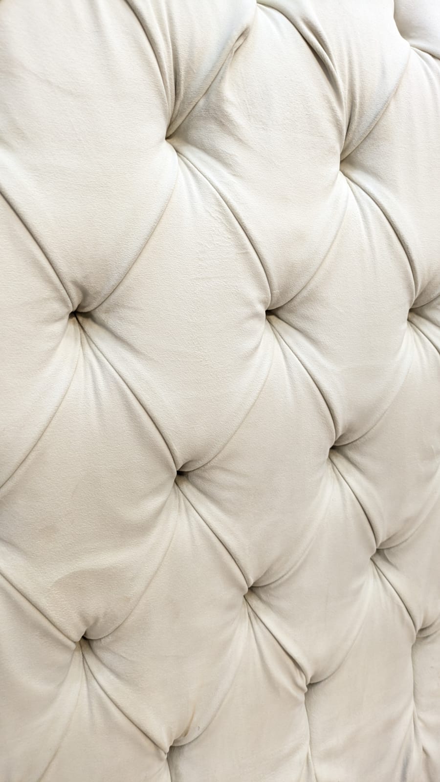Modern Chesterfield Design Queen Size Bed