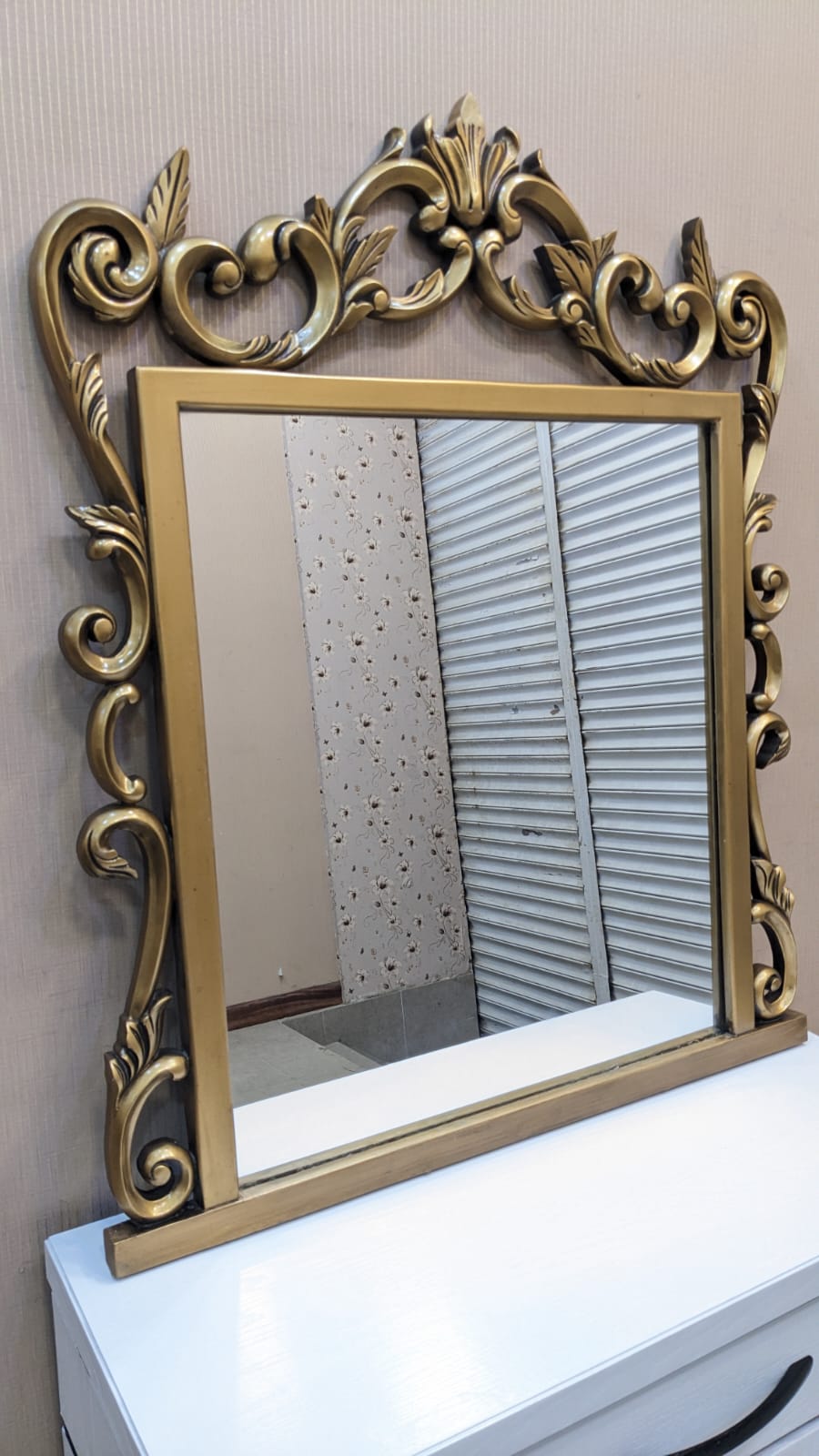 King Size Bed With 2 Side Tables and Dressing