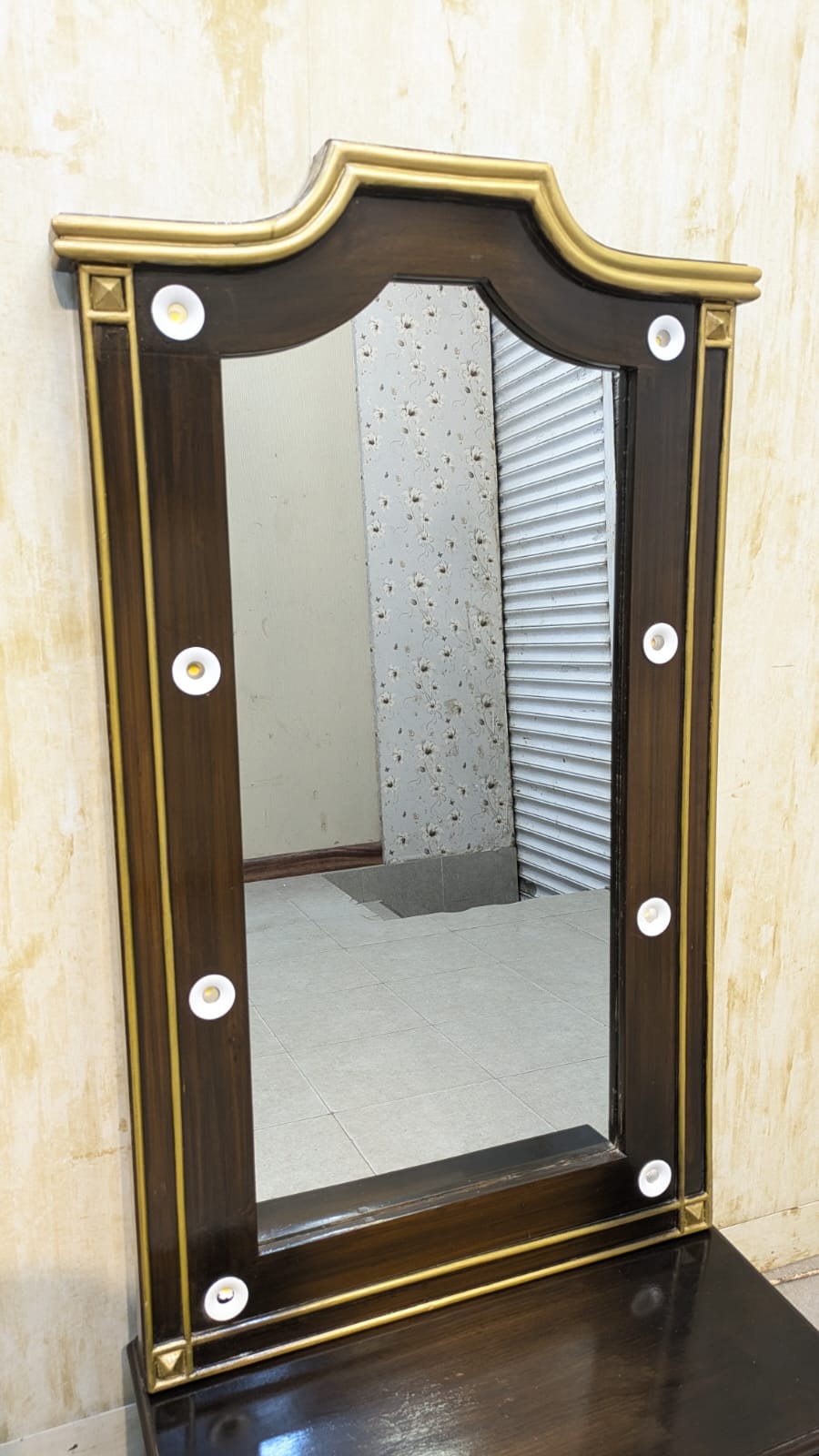 Wall Mounted Console With Led Mirror