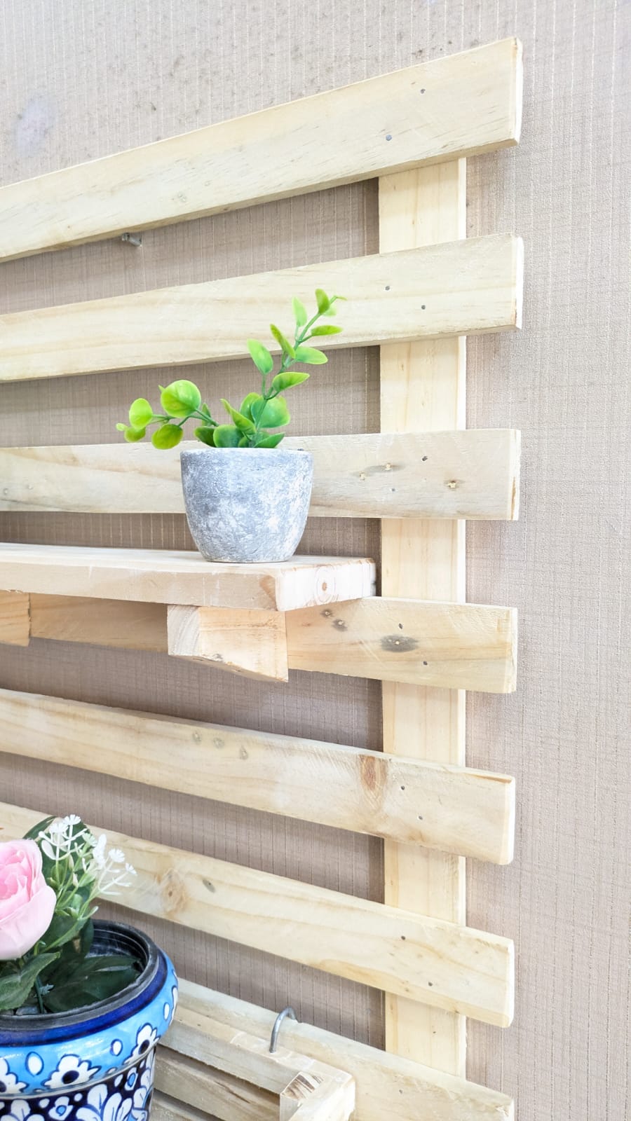 Brand New Decorative Wall Hanging Plants Holder