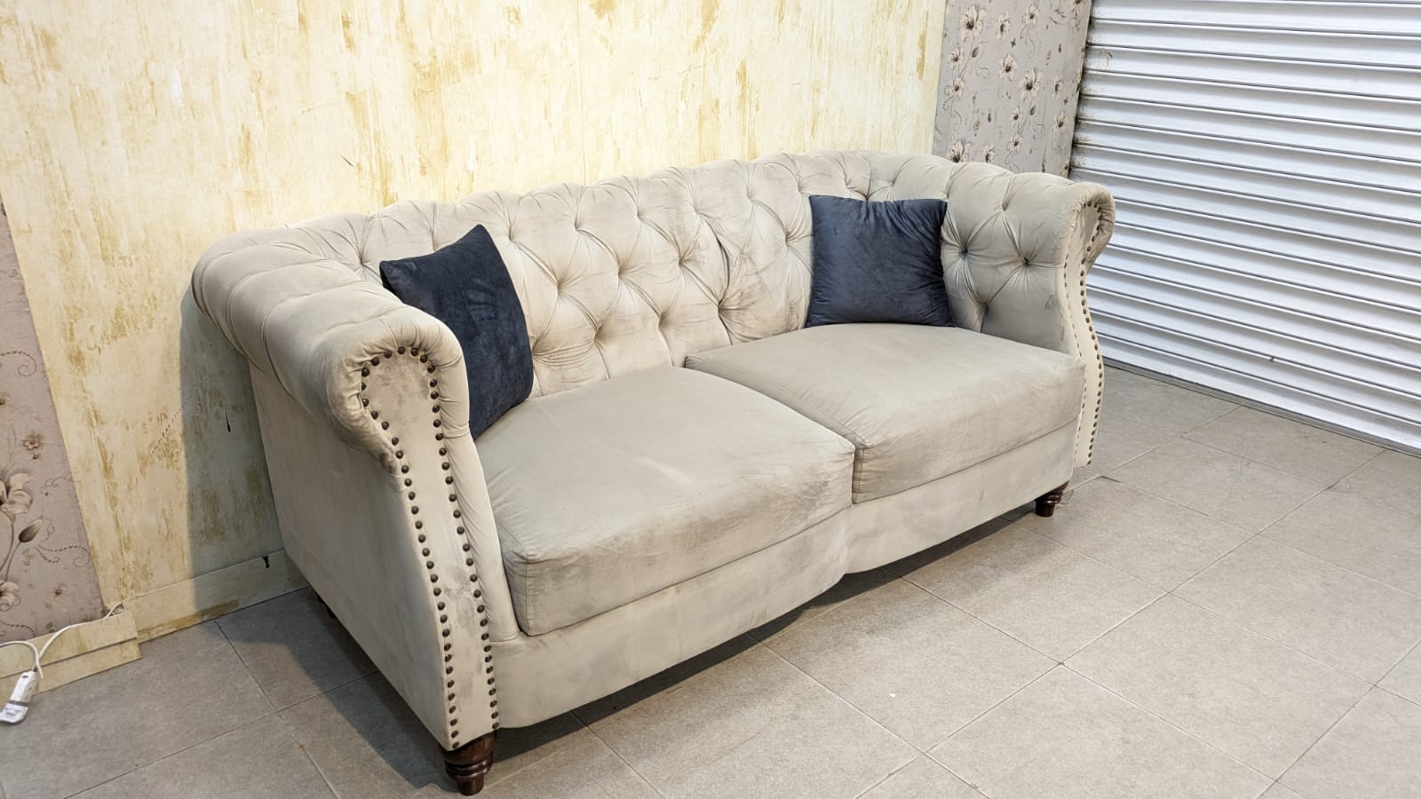 Comfortable 4 Seater Sofa Set