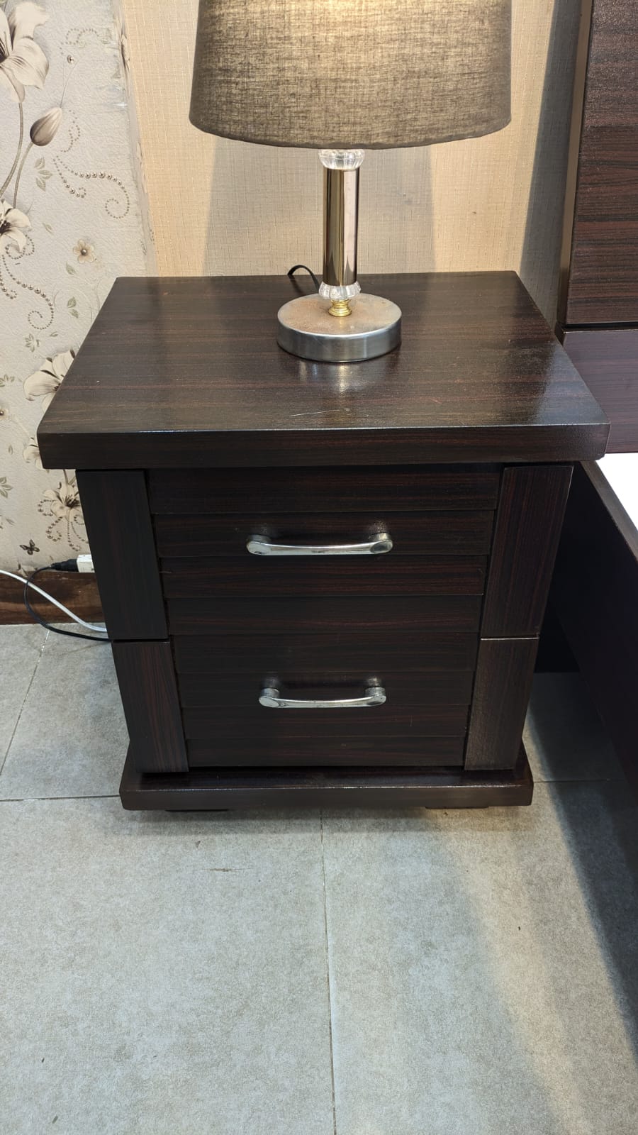 Queen Size Bed With 2 Side Tables