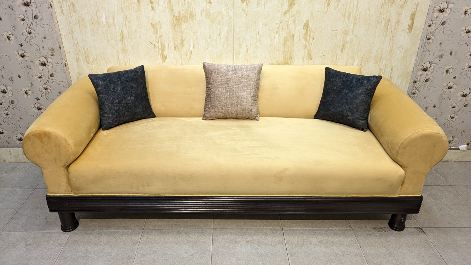 Kalamkaar Furniture – Premium 5 Seater Sofa Set